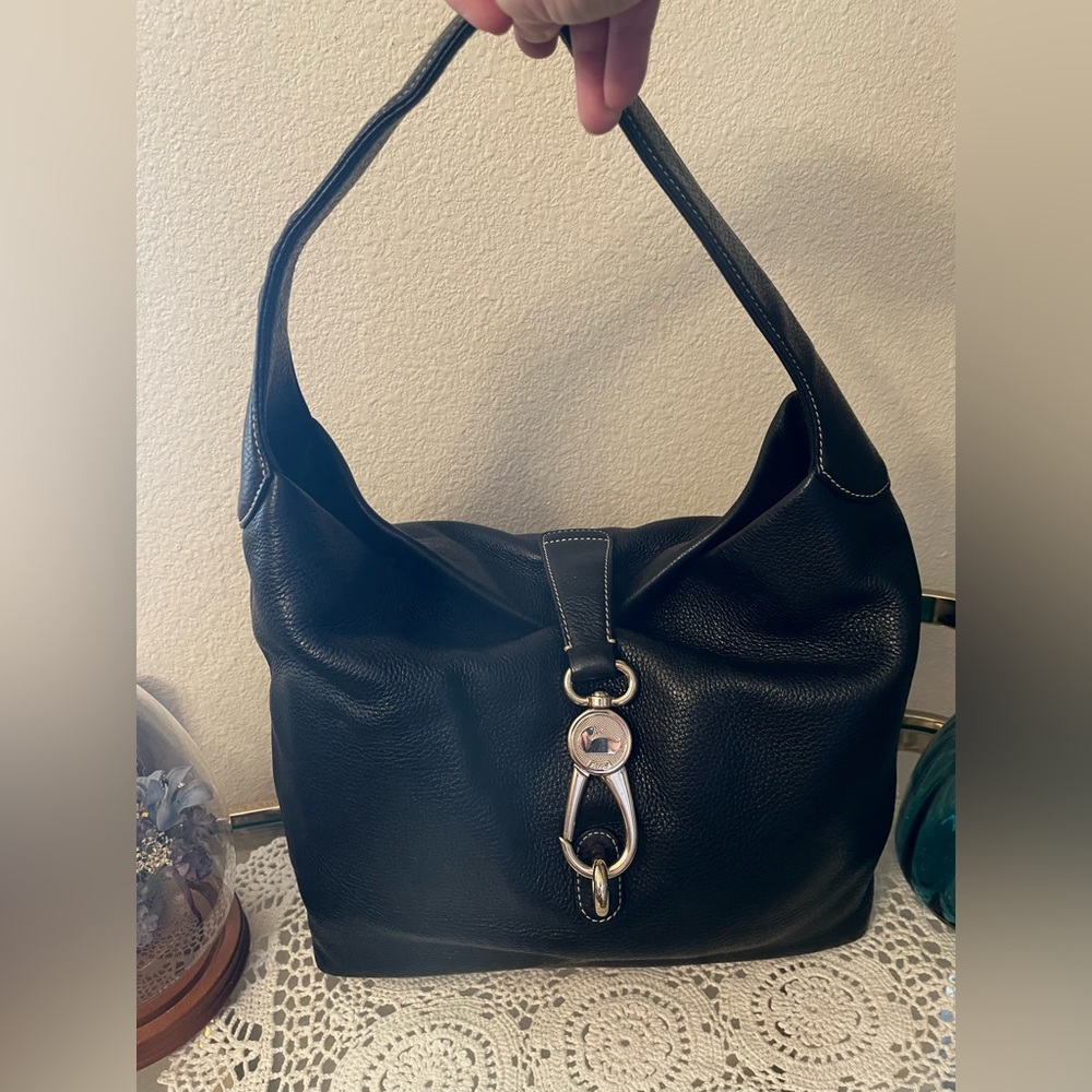 Dooney & Bourke Pebble Leather Logo Lock Large Sac Black gently used